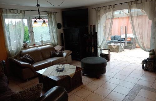 Pyrbaum House | NEU Ferienhaus mit Poolhalle und Sauna