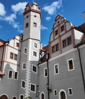 Glauchau Apartment | Neu! FeWo Glauchau am Schloss Wlan Netflix Disney