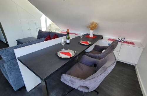 Bad Kreuznach Apartment | NEU! Ihr Ticket ins Blaue - Rooftop-Ferienwohnung am Kurpark Bad Kreuznach