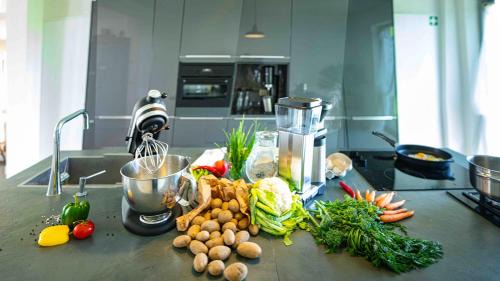 Kuhs Bed & Breakfast | Neu! ULENHUUS Mecklenburgische Schweiz Laage Güstrow Rostock Port Bed and Breakfast - Pension -Ferienhaus - Familienurlaube bis 10 Personen
