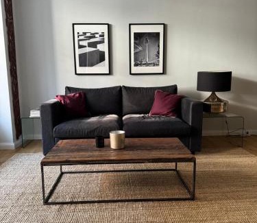 Kleinmachnow Apartment | Neue 2 Zimmer Wohnung im Grünen mit Terrasse und Platz