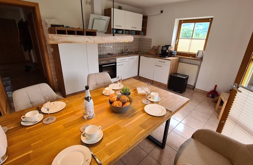 Unterammergau Apartment | neue, gemütliche Fewo mit Terrasse und Bergblick inmitten der Ammergauer Alpen