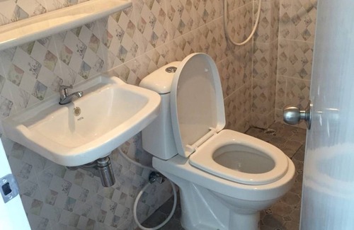 Ko Sichang Hotel | Neutron Bungalow