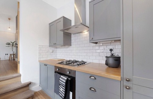 Heaton House | New 2BR in biddlestone road