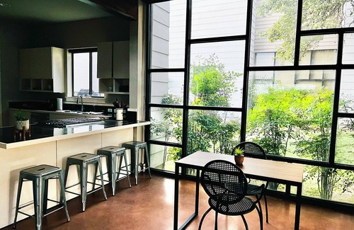 McKinley Heights Condo | NEW! 30 day plus! 2 bed with a study!