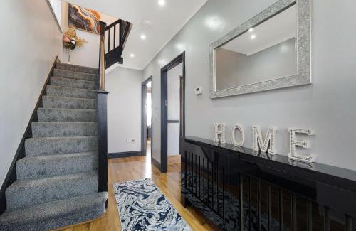 Fenham House | New! 3BR in Baxter Ave