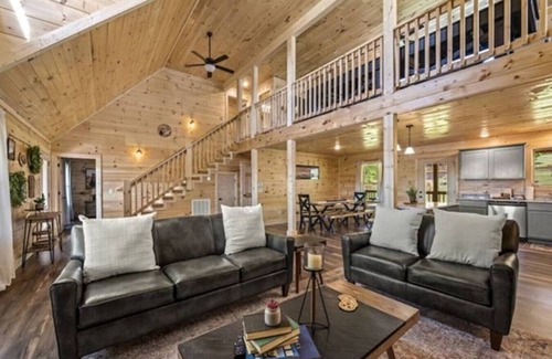 Wears Valley Cabin | New! 3BR w/Hot Tub*Fireplace*Firepit*Peaceful*View
