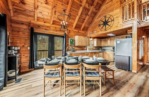 Sevierville Cabin | New! 4BR w/Stunning Views! Hot Tub*Game Room*Quiet