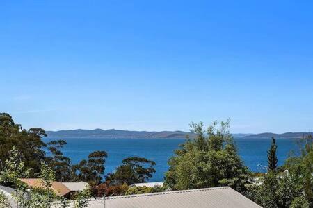 Blackmans Bay House | New Architect designed Coastal retreat-water views