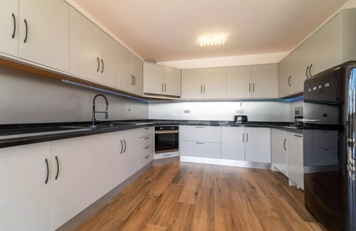 Aljezur House | New! Arrifana Lake House