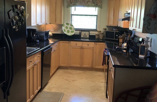 Bella Vista Villa | [NEW] Beautiful 3-bed, Prime Location! Steps to Beach, Pool, Park, Tennis, More