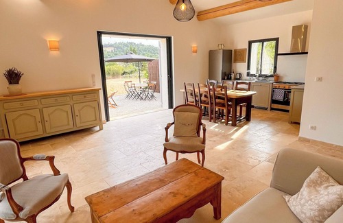 Rustrel Villa | NEW: Beautiful stone house with pool and idyllic view