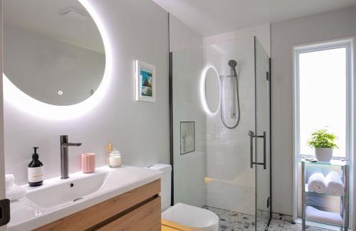 New Brighton Bed & Breakfast | New Brighton Pier Retreat -