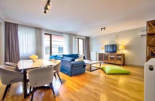 Cihangir Apartment | New Build with Modern Amenities and Balcony