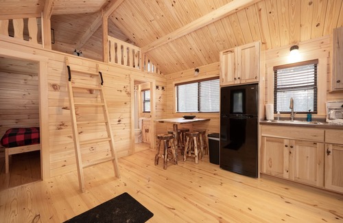 Granby Cabin | New Cabins in the Mountains, Walk to Lake, Pet Friendly, Closet to Lake Granby!