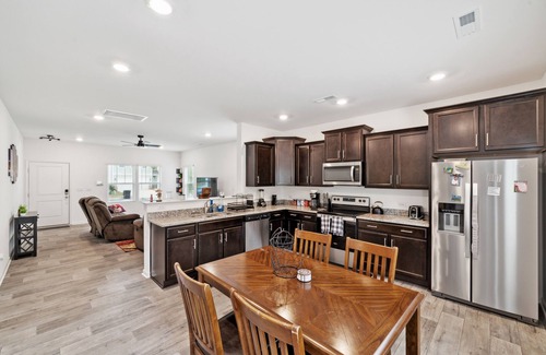 Dallas House | NEW! Charming Getaway Perfect for Relaxation