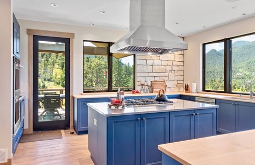 Windcliff Estates House | NEW! Clearview Luxury Home at Windcliff
