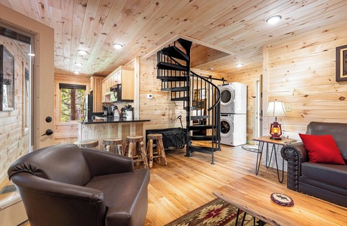 Pigeon Forge Cabin | NEW! Cute, Comfy 2br Treetop Cabin w/Private Hot Tub, Gas Grill, 2 Decks!