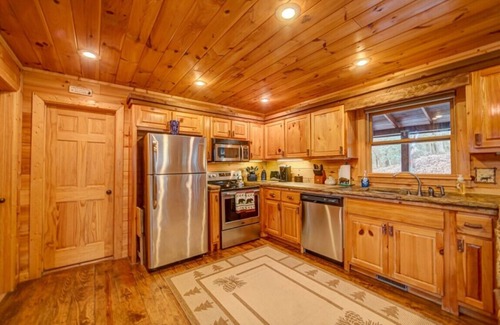 Aska Cabin | New!, Heart of Aska Adventure, Hot Tub, Mountain View