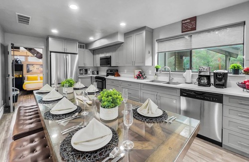 Park City House | New! Hidden Haven at Canyons! Close to Slopes! Clubhouse w/Pools and Hot Tubs!