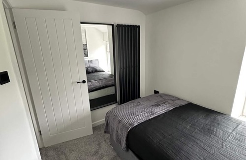 Dowlais House | New High Spec 3 Bedroom Holiday Home