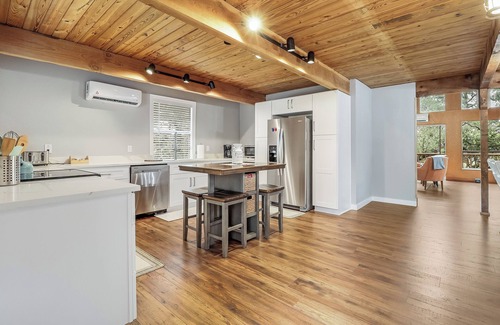 Spring Branch House | New! Hill Country Lake Cabin & Private Oasis!