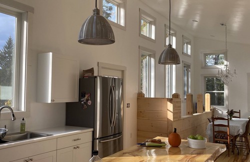 East Burke House | New home with mountain views! Great for trail side biking. Monthly discount.