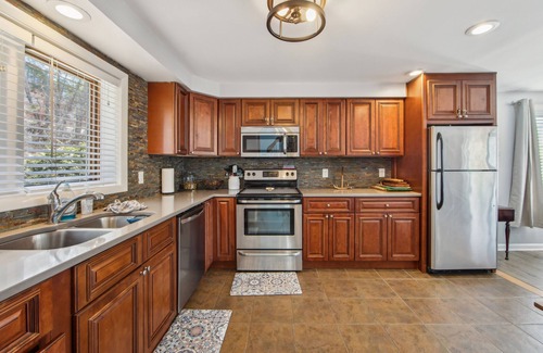 North Creek House | NEW! Hullabaloo 23E - Upgrade End Unit with Mountain Views by The Summit at Gore Mountain