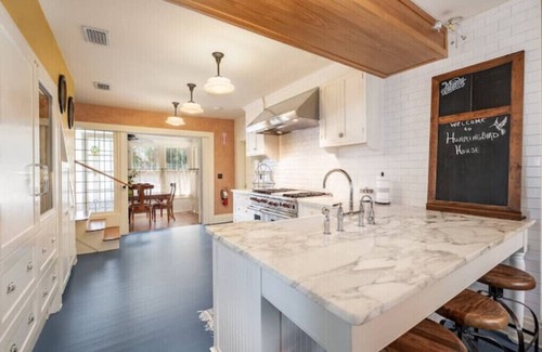 Cocoa House | NEW! Hummingbird Housen