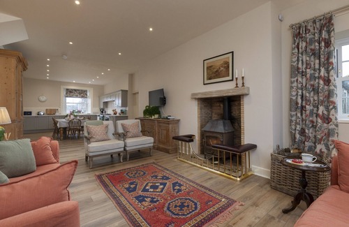 Berwick-upon-Tweed House | NEW LADYKIRK FARMHOUSE - Four bedroom, dog friendly country farmhouse near the River Tweed sleeping