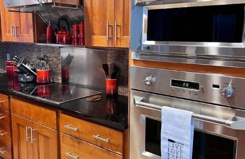 Radford House | NEW! Lake Front Lodge, VT & RU close