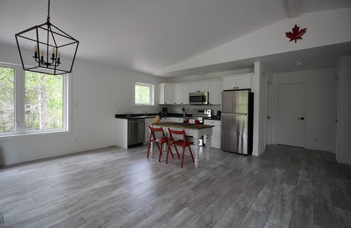 Miller Lake House | New Large Bruce Peninsula Cottage