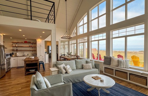 Anne's Land Cottage | NEW listing! Gorgeous oceanfront beach house with two master suites