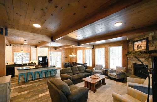 Island Park Cabin | *New Listing* Hot Tub, Indoor Slide, 25 Miles to YNP