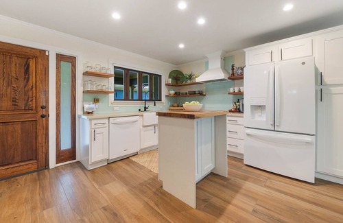 Poipu House | New Listing! Luxurious 4BR/3BA House with AC