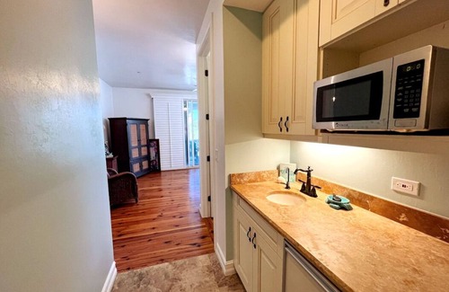 North Captiva House | NEW LISTING! OCEAN PARADISE: BEACHFRONT, SLEEPS 12, 2 CARTS, POOL, GAMES, & FUN