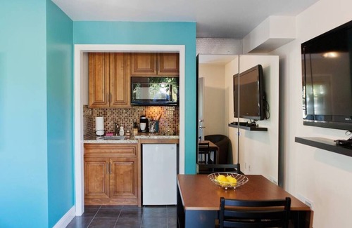 Castro Valley Apartment | ★ ☆ NEW LISTING Private inlaw studio by Lake Chabot (40 min to SF)
