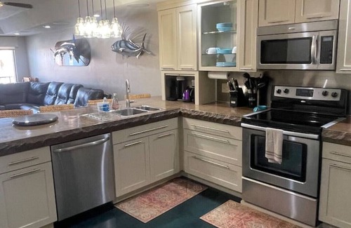 South Padre Island Apartment | New Listing Specials! BayBreeze 2/2, Pet friendly