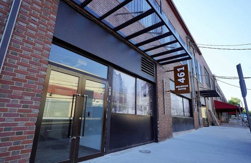 North Oakland Apartment | *New* Loft 5 min Shadyside/East Liberty Sleeps 4