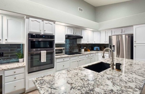 Arrowhead Lakes House | *NEW* Lux Lakeside View Villa 3BR Desert Oasis!