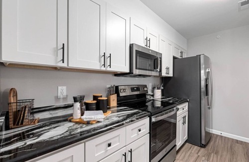 Terry Sanford Apartment | New LUXE APT 3BR Downtown Fay Unit D