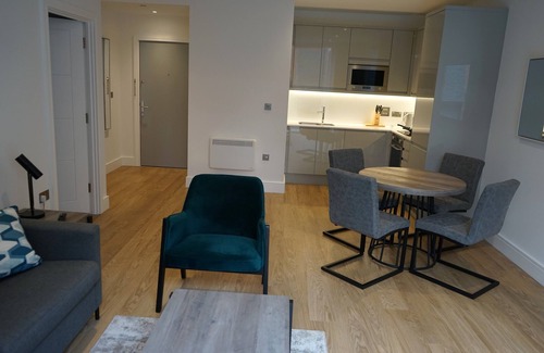Theatreland Birmingham Apartment | New* Luxury 1 King Bed Apartment- Birmingham City Centre