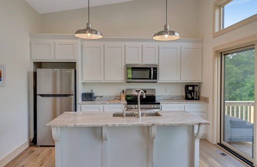 Banner Elk House | NEW LUXURY HOUSE - GORGEOUS VIEWS - FALL & THE WOOLLY WORM FEST ARE ALMOST HERE