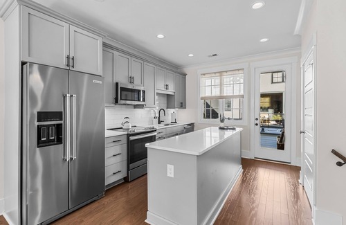 Greenville Downtown House | New Luxury Townhouse - Central to Downtown Greenville