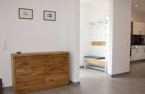 Senhals House | NEW Modern holiday home right on the Moselle, panoramic views, 2 terraces, garden