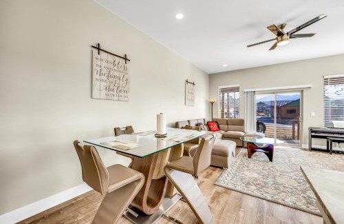 Woodland Park House | New! Mountain Views, Walk to Eat or Shop, Garage, 3BR