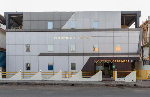 Kopar Khairane Hotel | New Parimeet Residency