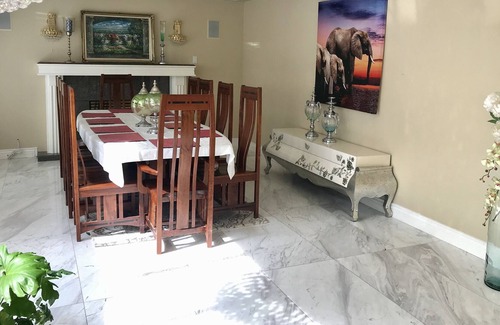 Richmond Villa | New Renovate Royal Luxury Mansion 7 bedRoom & Breakfast