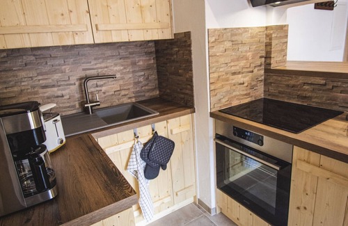 Bischofsheim an der Rhon Apartment | New, romantic Rotmilan holiday apartment with a view of the mountains