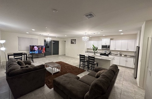 Tucson House | New, Safe, Panoramic Views, Very Spacious and Very enjoyable place